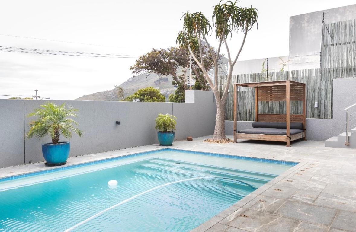 Appartement Ibiza In Modern, Luxury In Camps Bay Le Cap